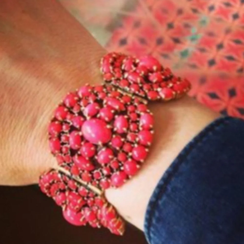 :: Stella & Dot Retired Coral Red Sardinia Bracelet - Picture 3 of 10
